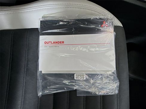 New 2026 Mitsubishi Outlander SE image 21