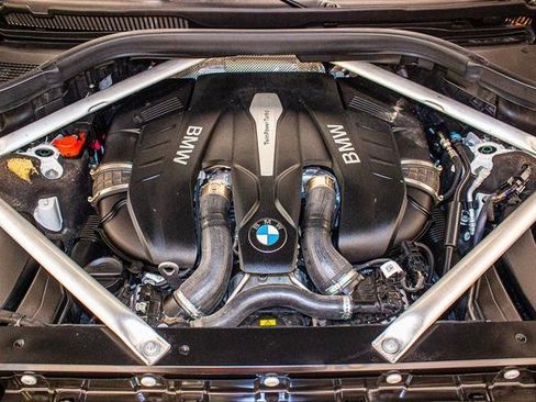 Used 2019 BMW X7 xDrive50i w/ Executive Package image 3