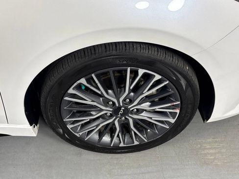 Used 2023 Kia Forte GT-Line w/ GT-Line Premium Package FWD image 11