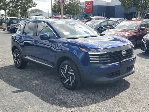 Certified 2025 Nissan Kicks SV image 3