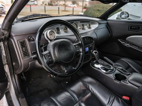Used 2001 Chrysler Prowler RWD image 9