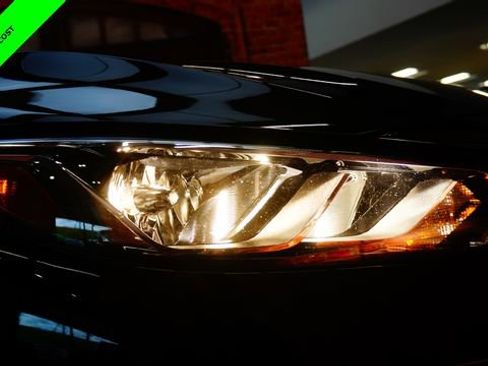 Certified 2021 Nissan Sentra SV w/ SV Premium Package FWD image 61