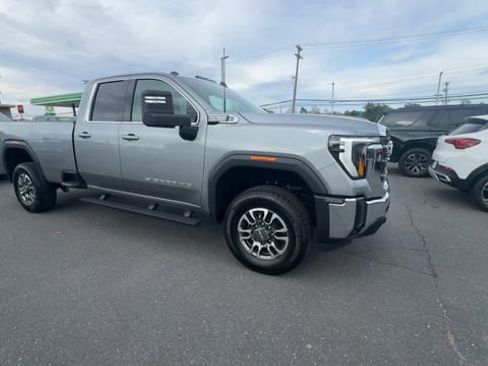 Used 2026 GMC Sierra 2500 SLE w/ SLE Value Package; AWD/4WD image 2