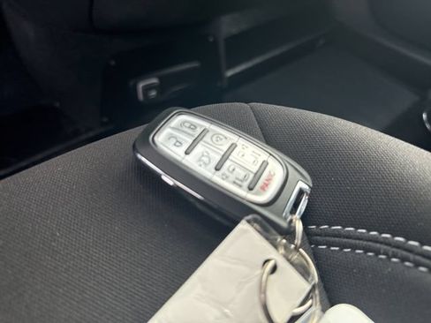 Used 2024 Chrysler Pacifica Touring FWD image 35