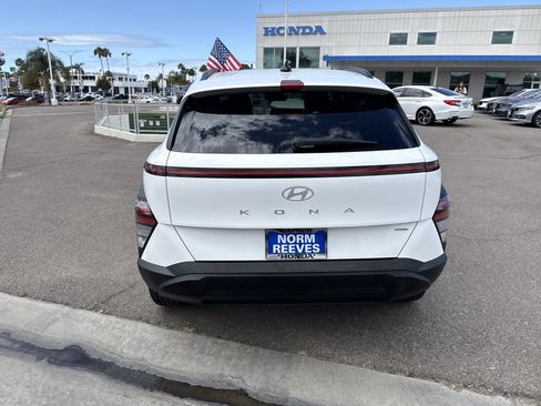 Used 2025 Hyundai Kona SEL AWD/4WD image 4