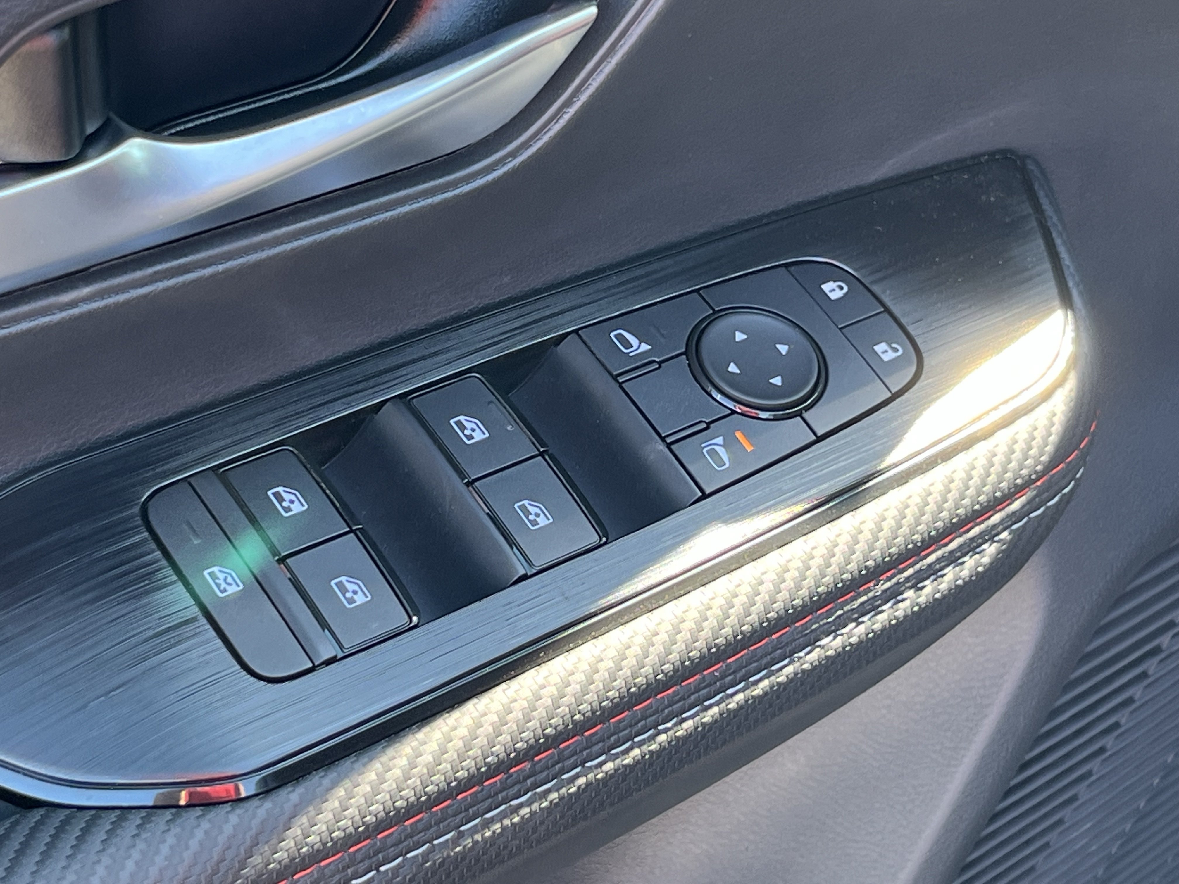New 2027 Nissan Kicks SR AWD/4WD image 21