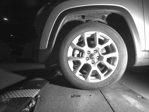 Used 2025 Jeep Compass Limited image 12