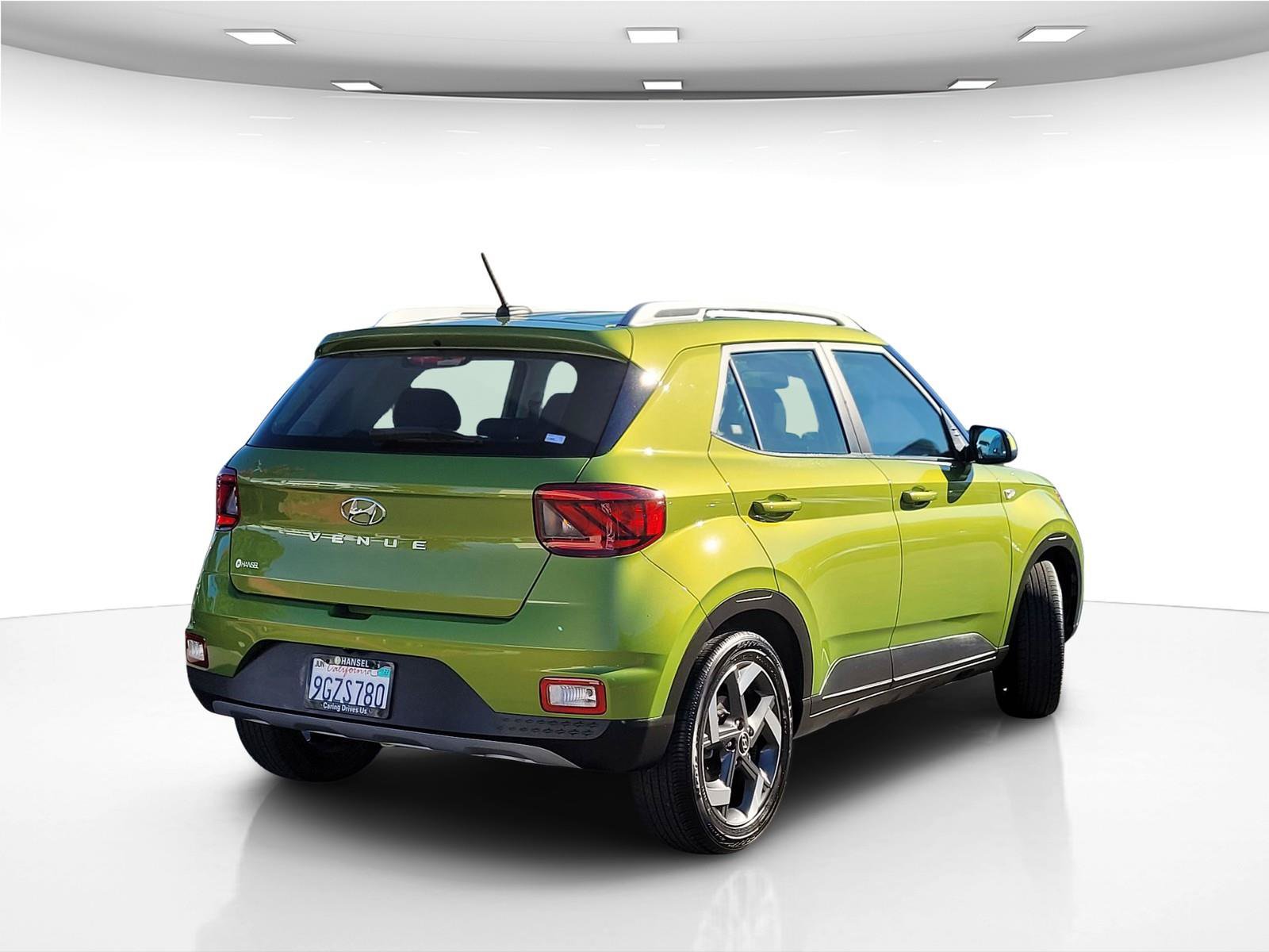 Used 2023 Hyundai Venue SEL FWD image 6