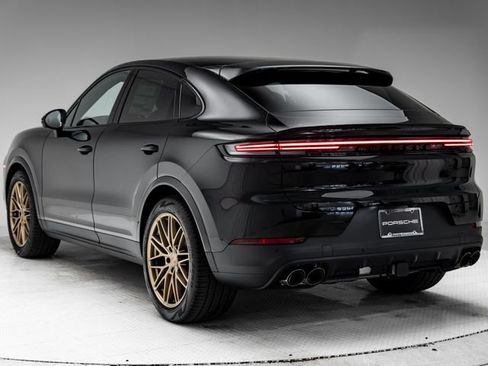 New 2026 Porsche Cayenne Coupe AWD/4WD image 3