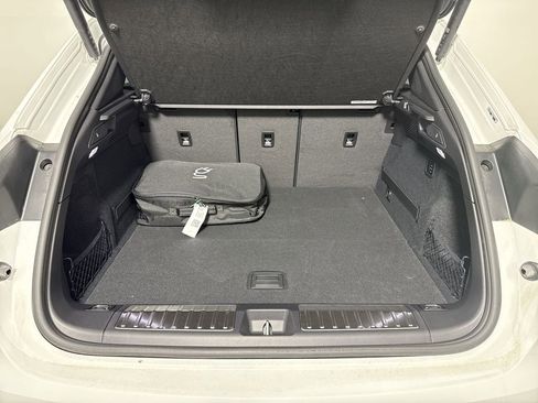 Used 2025 Porsche Macan Electric image 21