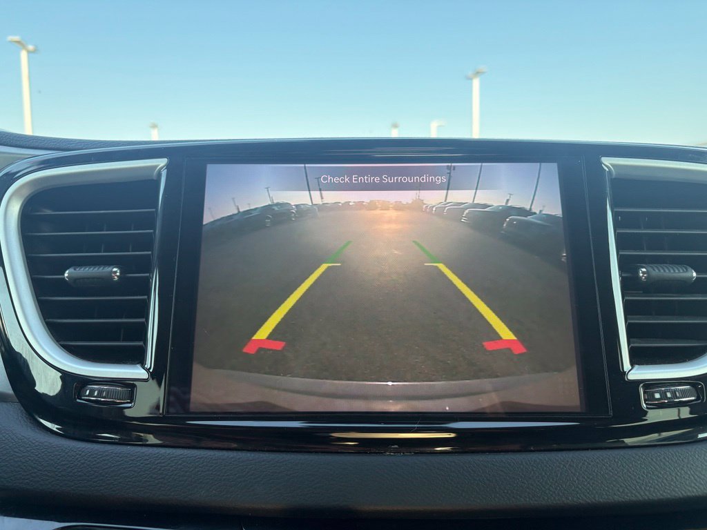 Used 2022 Chrysler Pacifica Touring-L FWD image 22