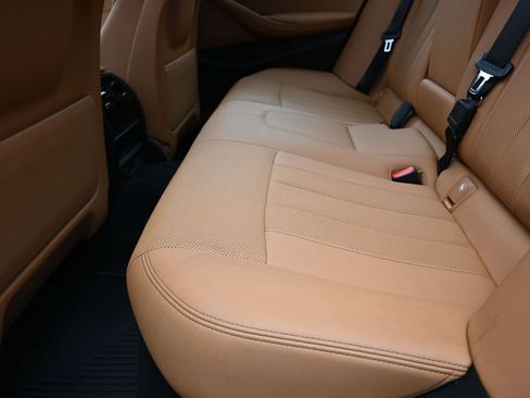 Used 2023 BMW 530e xDrive w/ Convenience Package image 16