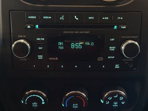 Used 2017 Jeep Compass 75th Anniversary w/ Power Value Group FWD image 25