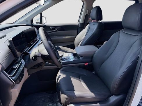New 2026 Kia Carnival FWD image 21