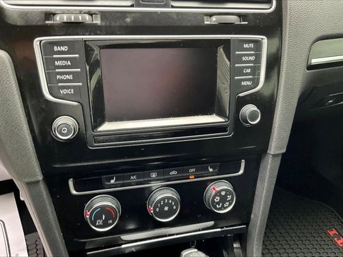 Used 2015 Volkswagen GTI S image 9