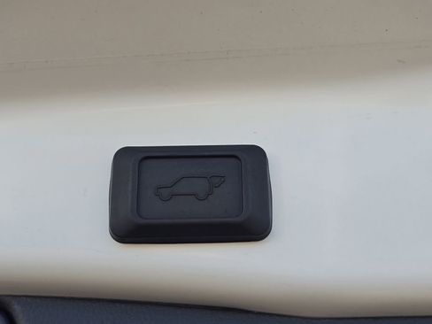 Used 2024 Toyota RAV4 XLE AWD/4WD image 28