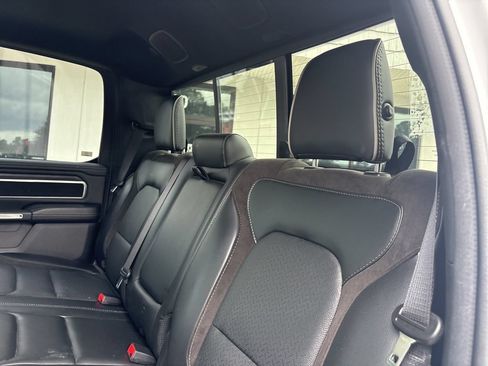Used 2024 RAM 1500 Laramie AWD/4WD image 5