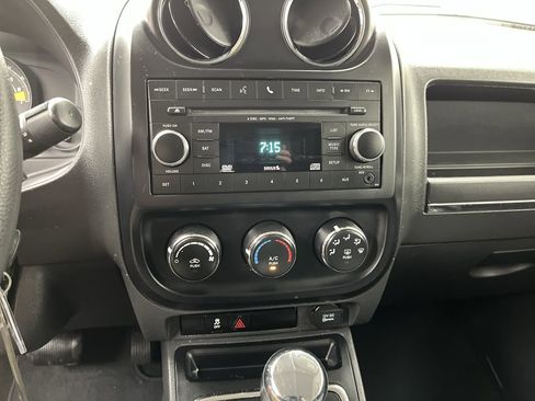 Used 2017 Jeep Patriot Sport w/ Power Value Group FWD image 5