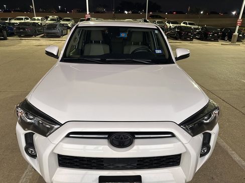 Used 2023 Toyota 4Runner SR5 Premium w/ Moonroof Package image 2