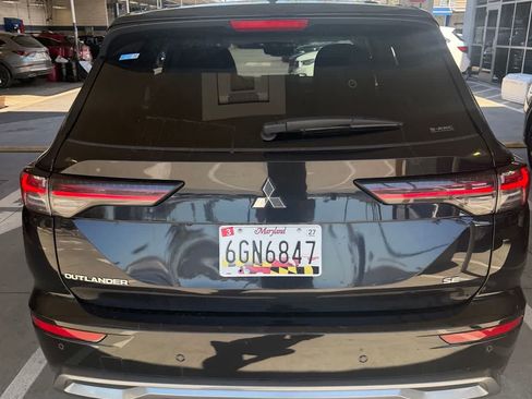 Used 2025 Mitsubishi Outlander SE AWD/4WD image 4