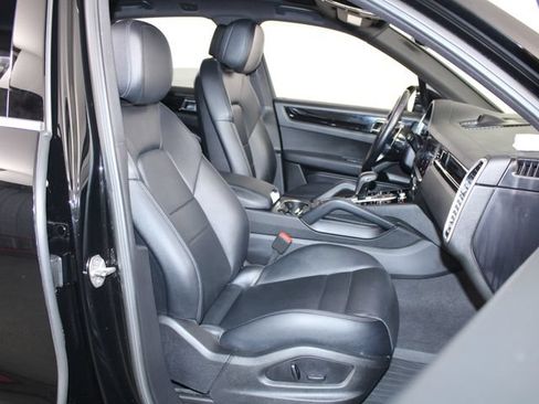 Certified 2023 Porsche Cayenne AWD/4WD image 23