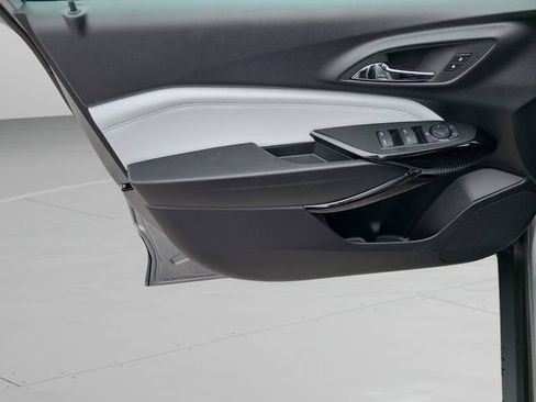 New 2026 Chevrolet Trax LT w/ Midnight Edition FWD image 17