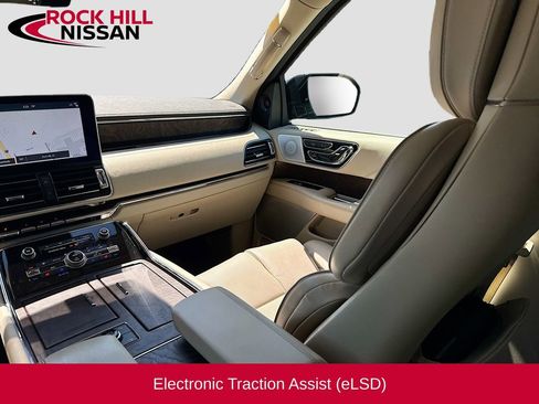 Used 2019 Lincoln Navigator Reserve AWD/4WD image 25