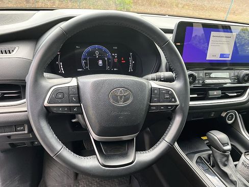 Certified 2025 Toyota Grand Highlander FWD image 13