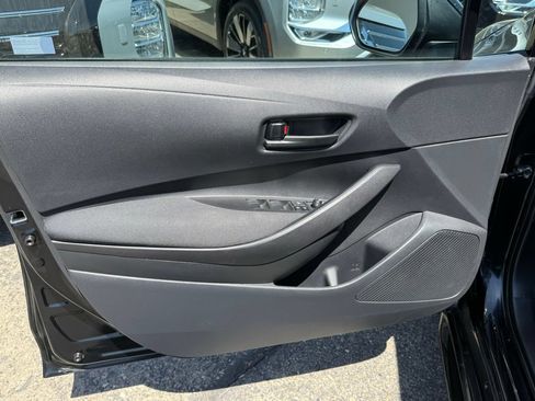 Used 2025 Toyota Corolla LE FWD image 31