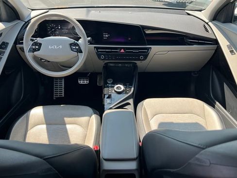 Certified 2023 Kia Niro Wave FWD image 14