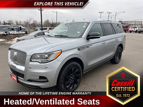 Used 2022 Lincoln Navigator Reserve image 1
