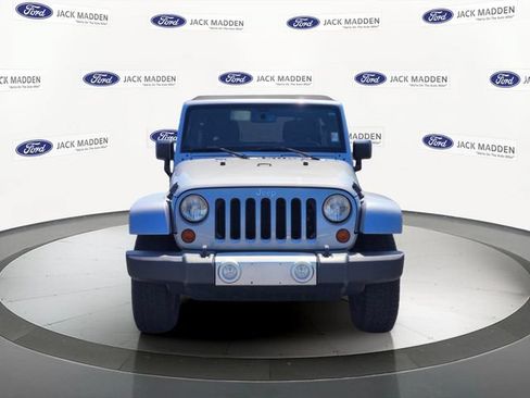 Used 2013 Jeep Wrangler Unlimited Sahara AWD/4WD image 8