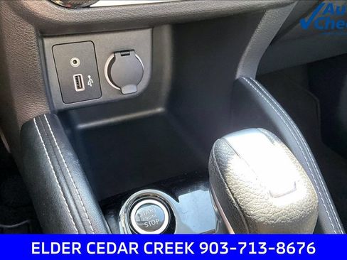 Used 2018 Nissan Kicks SV FWD image 35