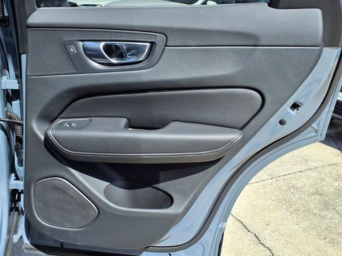Certified 2023 Volvo XC60 B5 Ultimate w/ Climate Package FWD image 14