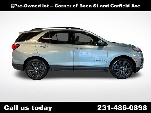 Used 2022 Chevrolet Equinox RS AWD/4WD image 6