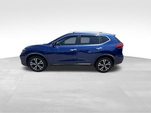 Used 2017 Nissan Rogue SL FWD image 3