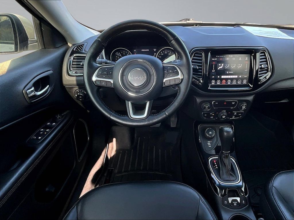 Used 2018 Jeep Compass Limited AWD/4WD image 10