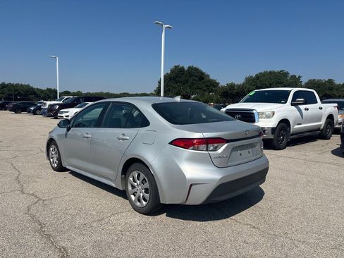 Used 2024 Toyota Corolla LE FWD image 6