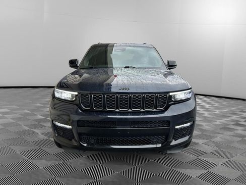 Used 2023 Jeep Grand Cherokee L Summit AWD/4WD image 2