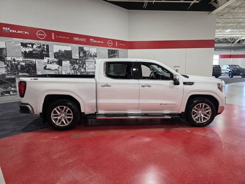 Used 2022 GMC Sierra 1500 SLT w/ SLT Premium Plus Package image 2