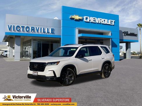 Used 2025 Honda Pilot Sport image 1