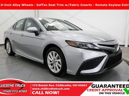 Used 2024 Toyota Camry SE FWD image 1