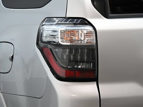 Used 2018 Toyota 4Runner Limited AWD/4WD image 14