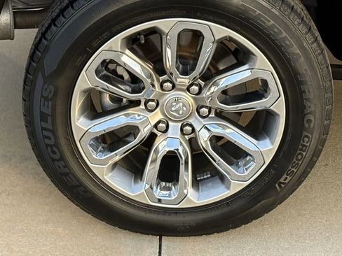 Used 2022 RAM 1500 Laramie w/ Sport Appearance Package image 10