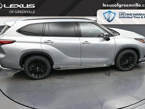 Used 2023 Toyota Highlander XSE FWD image 44