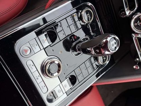 Used 2024 Bentley Flying Spur V8 AWD/4WD image 20
