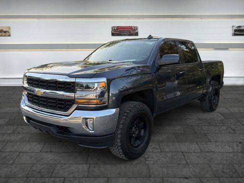 Used 2017 Chevrolet Silverado 1500 LT w/ LT Eassist Package AWD/4WD image 3