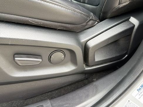 Used 2019 Ford Ranger Lariat w/ Black Appearance Package AWD/4WD image 14