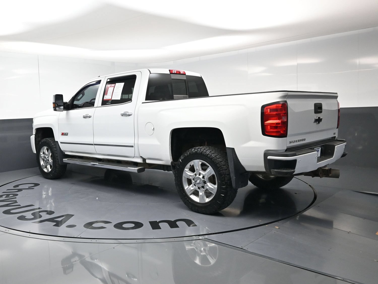 Used 2017 Chevrolet Silverado 2500 LTZ w/ Duramax Plus Package AWD/4WD image 7