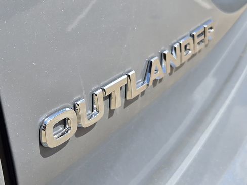 New 2026 Mitsubishi Outlander SE AWD/4WD image 7